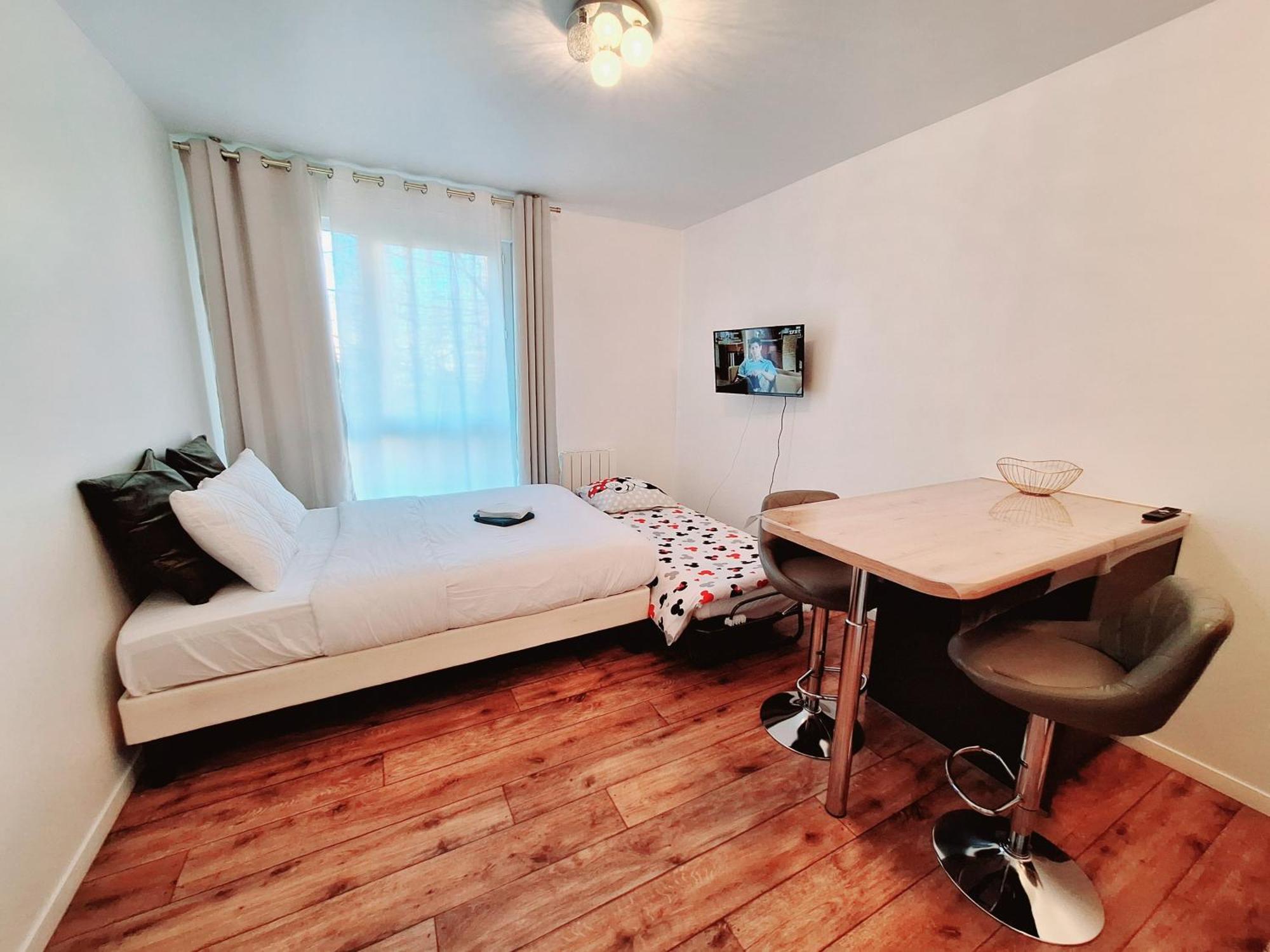 Studio Alpha - 2Min By Train To Disneyland Or 20Min Walk - 5Min Walk To "Val D'Europe" Station Montévrain Exteriör bild