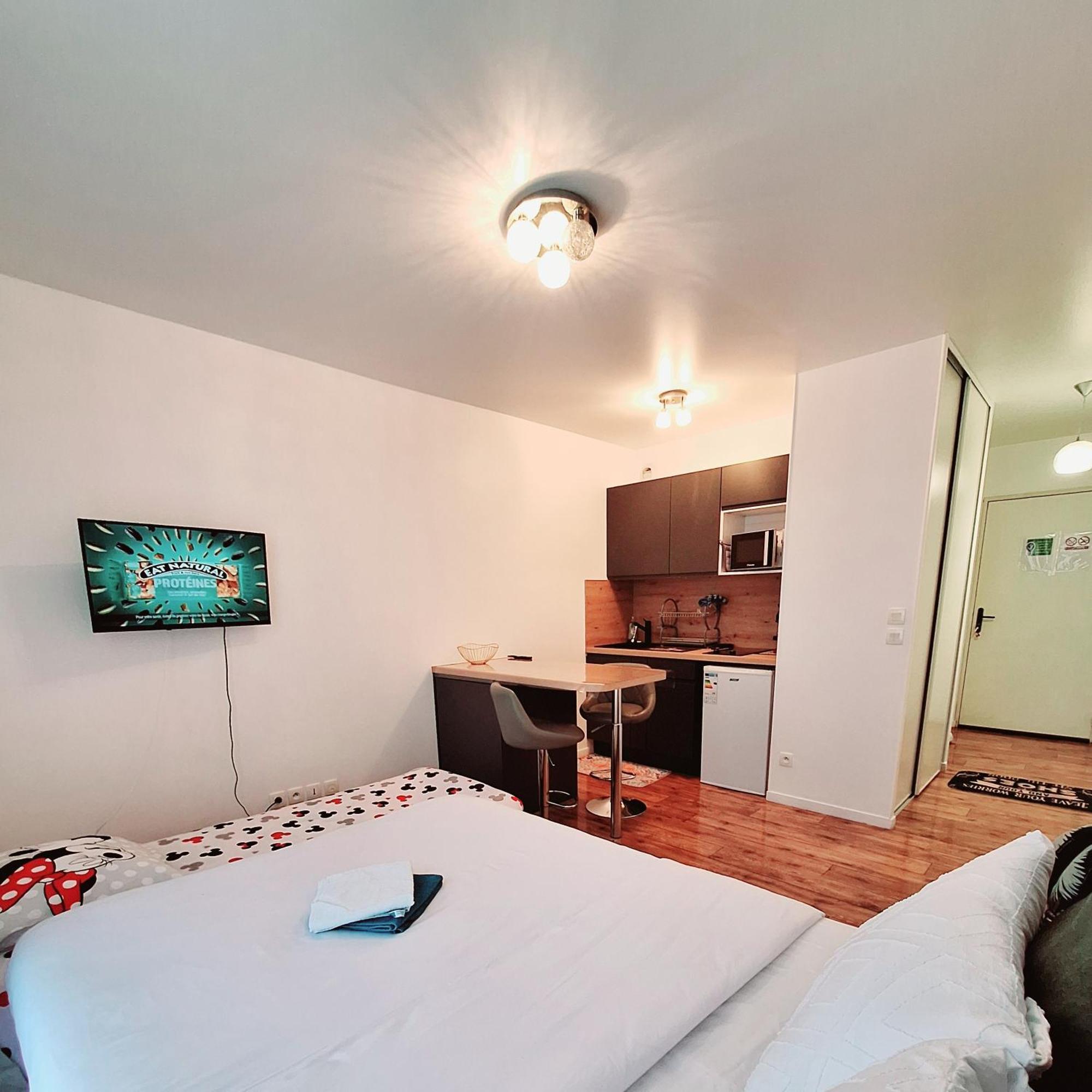 Studio Alpha - 2Min By Train To Disneyland Or 20Min Walk - 5Min Walk To "Val D'Europe" Station Montévrain Exteriör bild